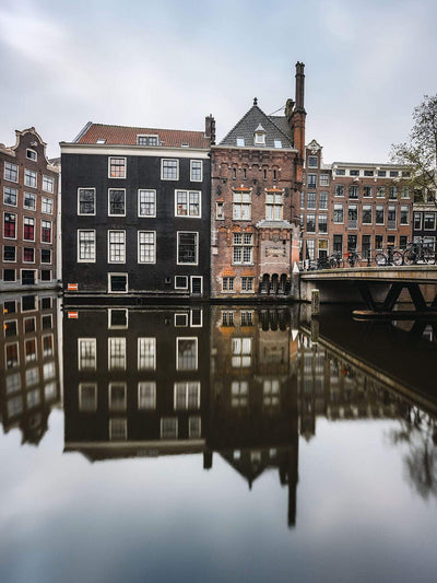 Houses on Oudezijds Voorburgwal | Amsterdam l Art print - lorenacirstea
